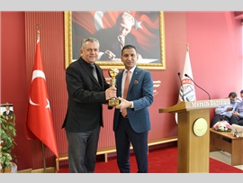 Mersin Barosu Bahar dönemi futbol turnuvası kupa töreni yapıldı.