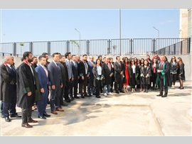 ERDEMLİ’DE GÖREV YAPAN AVUKATLARIMIZ ATATÜRK ANITI’NA ÇELENK SUNDU