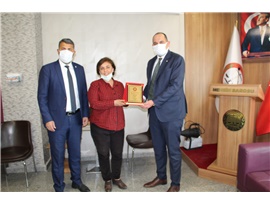 TARSUS’TA MESLEKTE 25, 30, 35, 40 ve 50 YILINI DOLDURAN AVUKATLARIMIZA PLAKET VERİLDİ