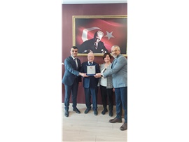 ERDEMLİ’DE DUAYEN AVUKATLARIMIZA MESLEKTE ONUR PLAKETİ TAKDİM EDİLDİ