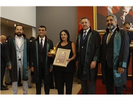SAĞKAN VE ÖZDEMİR’DEN DUAYEN AVUKATLARA ONUR PLAKETİ