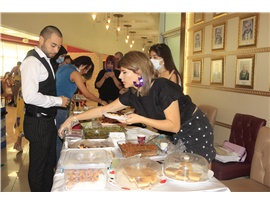 HAYVAN HAKLARI KOMİSYONUMUZ, HAYVAN BESLEME NOKTASI OLUŞTURMAK İÇİN KERMES DÜZENLEDİ