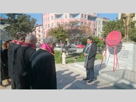 Mersin Barosu İlçe temsilcilerimiz ve meslektaşlarımızın katılımı ile Atatürk Anıtına çelenk bırakıldı