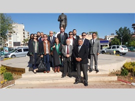 Mersin Barosu İlçe temsilcilerimiz ve meslektaşlarımızın katılımı ile Atatürk Anıtına çelenk bırakıldı