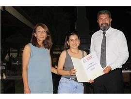 KADIN HAKLARI MÜCADELESİNİN YILMAZ SAVUNUCULARINA TEŞEKKÜR PLAKETİ VERİLDİ