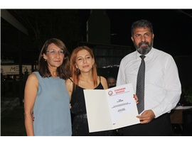 KADIN HAKLARI MÜCADELESİNİN YILMAZ SAVUNUCULARINA TEŞEKKÜR PLAKETİ VERİLDİ