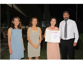 KADIN HAKLARI MÜCADELESİNİN YILMAZ SAVUNUCULARINA TEŞEKKÜR PLAKETİ VERİLDİ