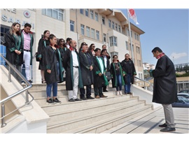 İLÇE TEMSİLCİLİKLERİMİZ AV. SERVET BAKIRTAŞ’IN KATLEDİLMESİNİ PROTESTO ETTİ