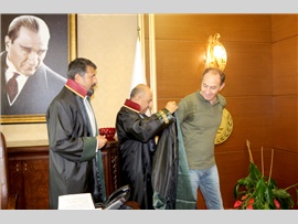 SAVCILIĞI BIRAKIP AVUKAT OLDU