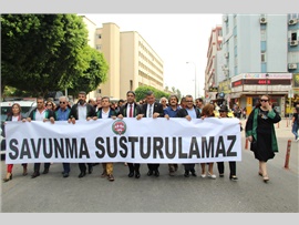 BAROMUZ AV. ÖMER KAVİLİ’NİN TUTUKLANMASINI VE DARP EDİLMESİNİ PROTESTO ETTİ