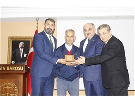 MESLEKTE 40. VE 50. YILINI DOLDURAN AVUKATLARIMIZA PLAKET VERİLDİ