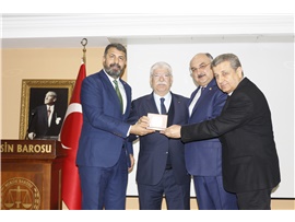 MESLEKTE 40. VE 50. YILINI DOLDURAN AVUKATLARIMIZA PLAKET VERİLDİ