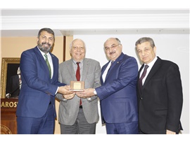 MESLEKTE 40. VE 50. YILINI DOLDURAN AVUKATLARIMIZA PLAKET VERİLDİ
