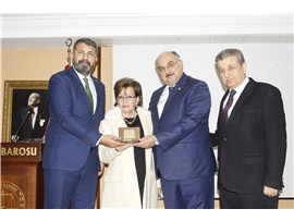MESLEKTE 40. VE 50. YILINI DOLDURAN AVUKATLARIMIZA PLAKET VERİLDİ