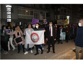 KADIN HAKLARI MERKEZİMİZ FEMİNİST GECE YÜRÜYÜŞÜNE KATILDI