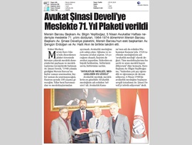 BASINDA BAROMUZ (Av. Şinasi Develi'ye 71. Yıl Plaketi)