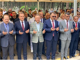 BAŞKANIMIZ, KURBAN BAYRAMI DOLAYISIYLA ŞEHİTLİĞİ ZİYARET ETTİ