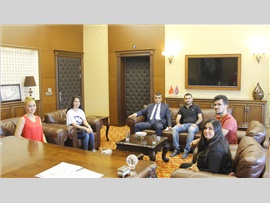 HUKUK FAKÜLTELERİNDEN MEZUN OLMUŞ VE AVUKATLIK STAJINA BAŞLAYACAK STAJYERLERİMİZ BAŞKANIMIZI MAKAMINDA ZİYARET ETTİLER.