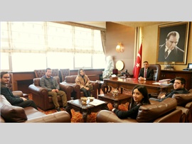 Baromuza yeni katılan stajyer avukatlar, Başkanımızı makamında ziyaret ettiler.