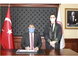 "HUKUKU YAŞATAN HUKUKÇULARIN BAĞIMSIZLIĞIDIR"