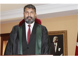 "HUKUKU YAŞATAN HUKUKÇULARIN BAĞIMSIZLIĞIDIR"