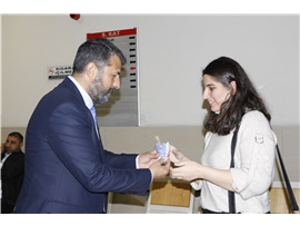 BAŞKANIMIZ MESLEKTAŞLARININ VE PERSONELLERİNİN  EMEKÇİ KADINLAR GÜNÜNÜ KUTLADI