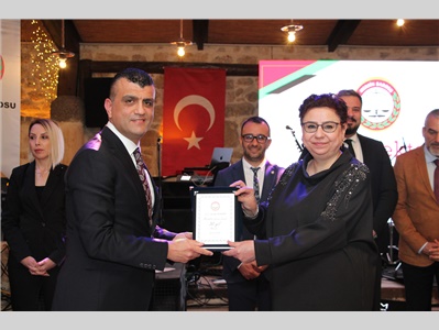 MESLEKTE 30. YILINI DOLDURAN AVUKATLARIMIZA PLAKET TAKDİM EDİLDİ