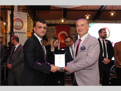 MESLEKTE 30. YILINI DOLDURAN AVUKATLARIMIZA PLAKET TAKDİM EDİLDİ
