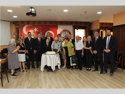 MESLEKTE 40, 50 VE 60 YILINI DOLDURAN DUAYEN AVUKATLARIMIZA, TBB ONUR PLAKETLERİ TAKDİM EDİLDİ