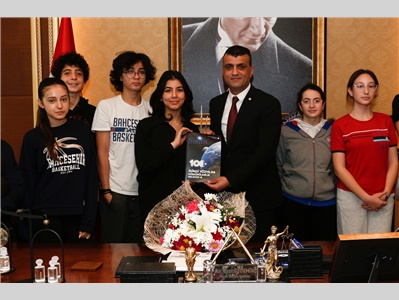 BAHÇEŞEHİR KOLEJİ ÖĞRENCİLERİ, BAŞKANIMIZ AV. GAZİ ÖZDEMİR İLE ADALET KONUSUNDA RÖPORTAJ YAPTI