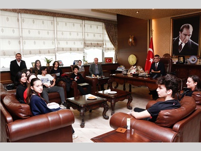 BAHÇEŞEHİR KOLEJİ ÖĞRENCİLERİ, BAŞKANIMIZ AV. GAZİ ÖZDEMİR İLE ADALET KONUSUNDA RÖPORTAJ YAPTI