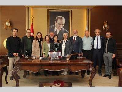 AVUKATLIK MESLEĞİNİN DUAYENLERİNE ONUR PLAKETİ TAKDM EDİLDİ