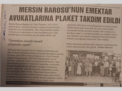 Mersin Barosu'nun emektar avukatlarına plaket
