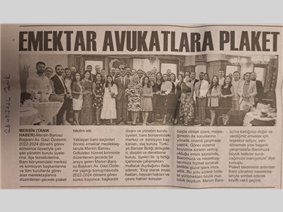 Mersin Barosu'nun emektar avukatlarına plaket