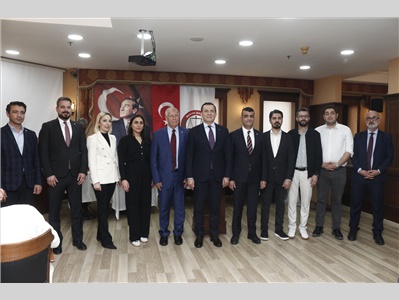 AVUKATLIK MESLEĞİNDE 60, 50, 40,  30 ve 25 YILINI DOLDURAN DUAYEN AVUKATLARIMZA PLAKET TAKDİM EDİLDİ