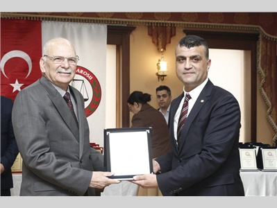AVUKATLIK MESLEĞİNDE 60, 50, 40,  30 ve 25 YILINI DOLDURAN DUAYEN AVUKATLARIMZA PLAKET TAKDİM EDİLDİ