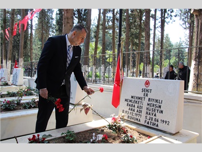 AZİZ ŞEHİTLERİMİZ İÇİN ŞEHİTLİKTE DÜZENLENEN TÖRENE KATILDIK