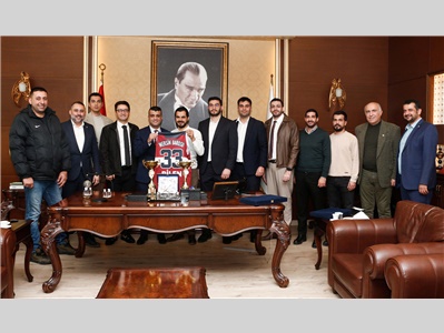 MERSİN BAROSU ERKEK BASKETBOL TAKIMIMIZ, ÇİFTE KUPAYLA BAŞKANIMIZ AV. GAZİ ÖZDEMİR’İ ZİYARET ETTİ