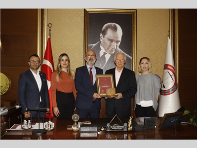 AV. UĞUR YILDIRIM'A MESLEKTE 50. YIL PLAKETİ TAKDİM EDİLDİ