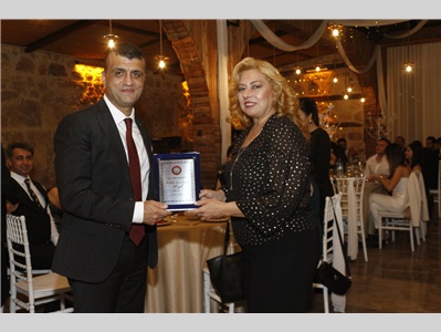 MESLEKTE 25 VE 30 YILINI DOLDURAN MESLEKTAŞLARIMIZA PLAKET TAKDİM EDİLDİ