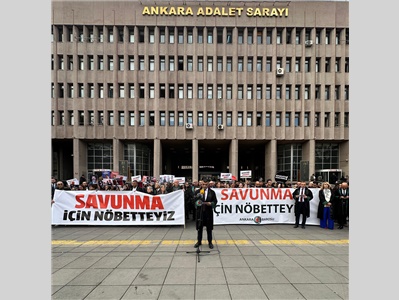 BARO BAŞKANIMIZ AV. GAZİ ÖZDEMİR, TUTUKLU AVUKATLAR İÇİN SAVUNMA NÖBETİNDE