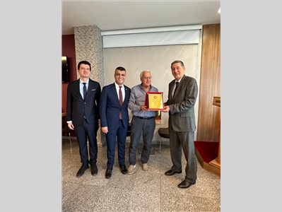 TARSUS' TA DUAYEN AVUKATLARIMIZA MESLEKTE ONUR PLAKETİ TAKDİM EDİLDİ