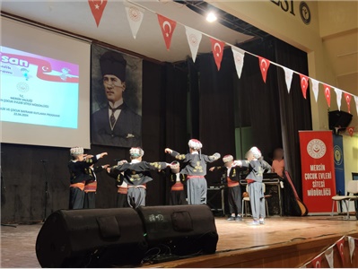 ÇOCUK HAKLARI MERKEZİMİZ, MERSİN ÇOCUK EVLERİ SİTESİ'NDE KALAN ÇOCUKLARIMIZIN 23 NİSAN GÖSTERİSİNE KATILDI