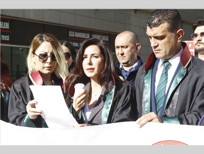 KADIN HAKLARI MERKEZİMİZ: “KAZANILMIŞ HAKLARIMIZIN KAYBINA MÜSAADE ETMEYECEĞİZ”