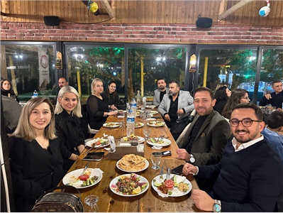 BARO YÖNETİMİMİZ, ANAMUR  DA DÜZENLENEN GECEDE AVUKATLARIMIZLA BİR ARAYA GELDİ