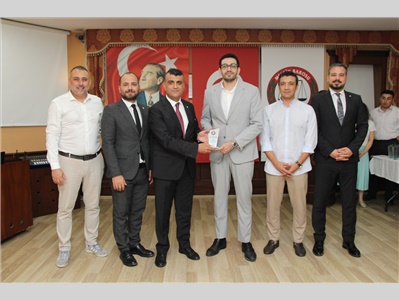BAROMUZA VE MESLEĞİMİZE GÜÇ KATAN EMEKTAR AVUKATLARIMIZA PLAKET TAKDİM EDİLDİ