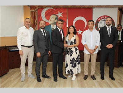 BAROMUZA VE MESLEĞİMİZE GÜÇ KATAN EMEKTAR AVUKATLARIMIZA PLAKET TAKDİM EDİLDİ
