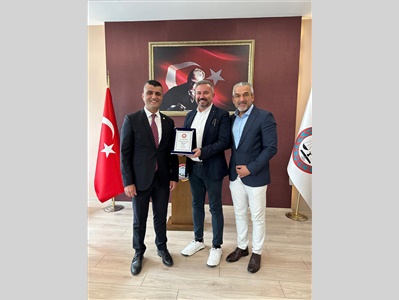ERDEMLİ' DE DUAYEN AVUKATLARIMIZA MESLEKTE ONUR PLAKETİ TAKDİM EDİLDİ