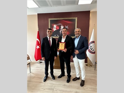 ERDEMLİ' DE DUAYEN AVUKATLARIMIZA MESLEKTE ONUR PLAKETİ TAKDİM EDİLDİ