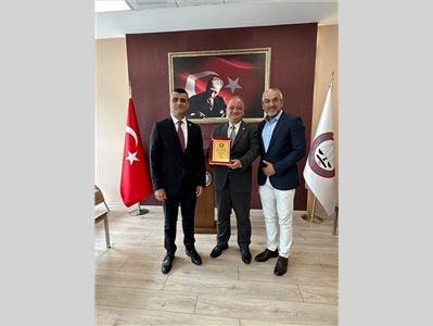 ERDEMLİ' DE DUAYEN AVUKATLARIMIZA MESLEKTE ONUR PLAKETİ TAKDİM EDİLDİ